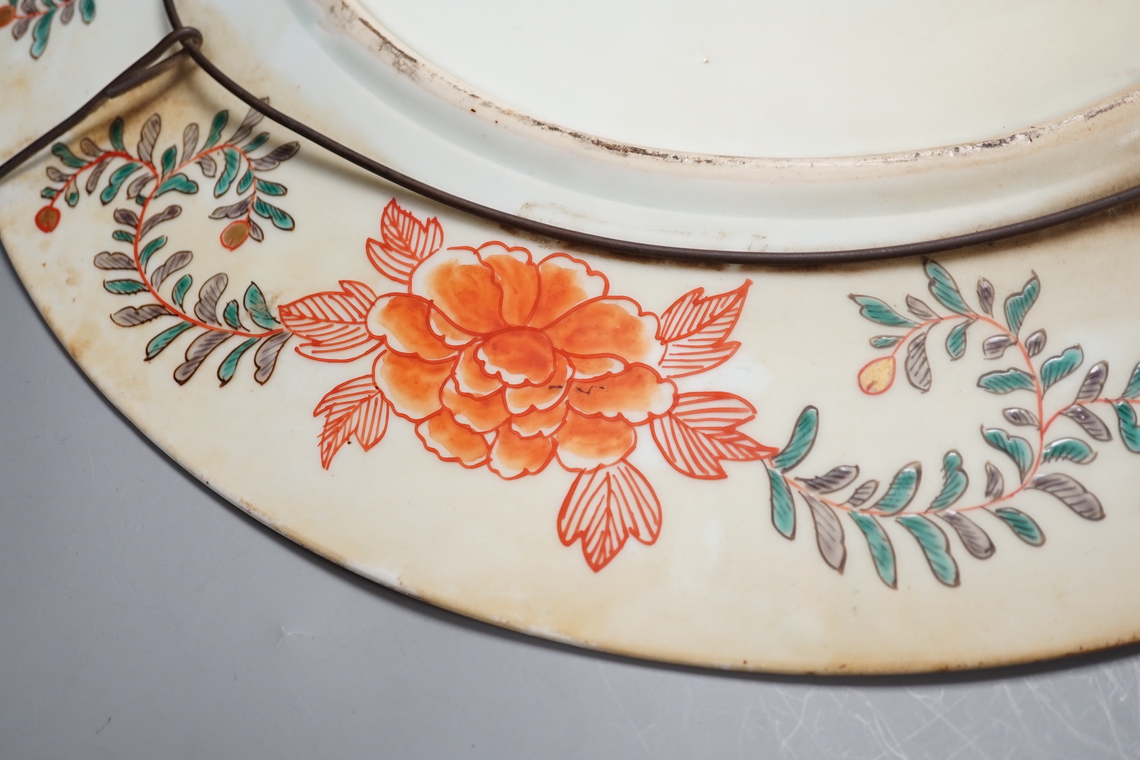 A Japanese Imari charger, Meiji period - 47.5cm wide